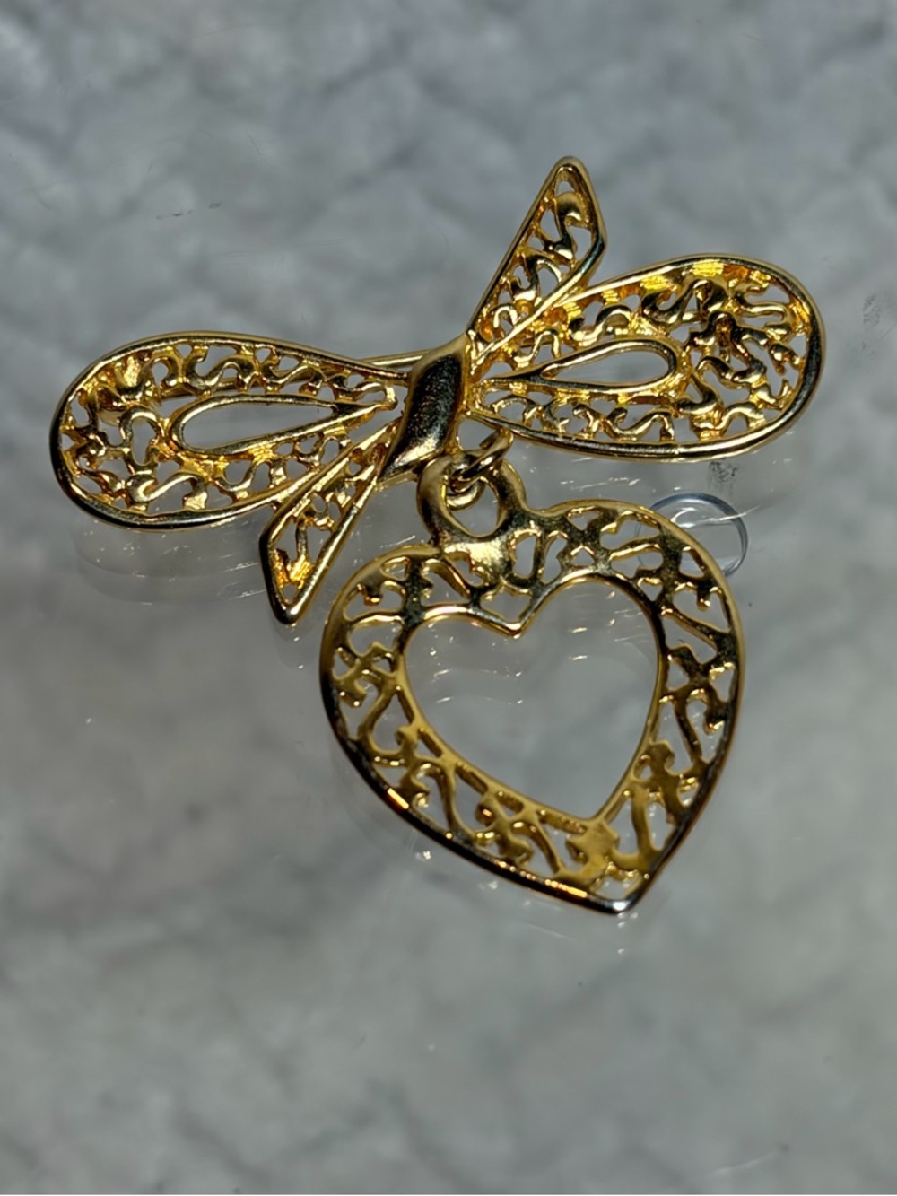 Vintage Gold Filigree Bow Brooch Heart Dangle Charm Coquette Romantic Aesthetic - Picture 5 of 5